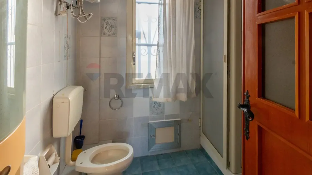 Salles de bain - Villa with Garden and Terrace in Carini
