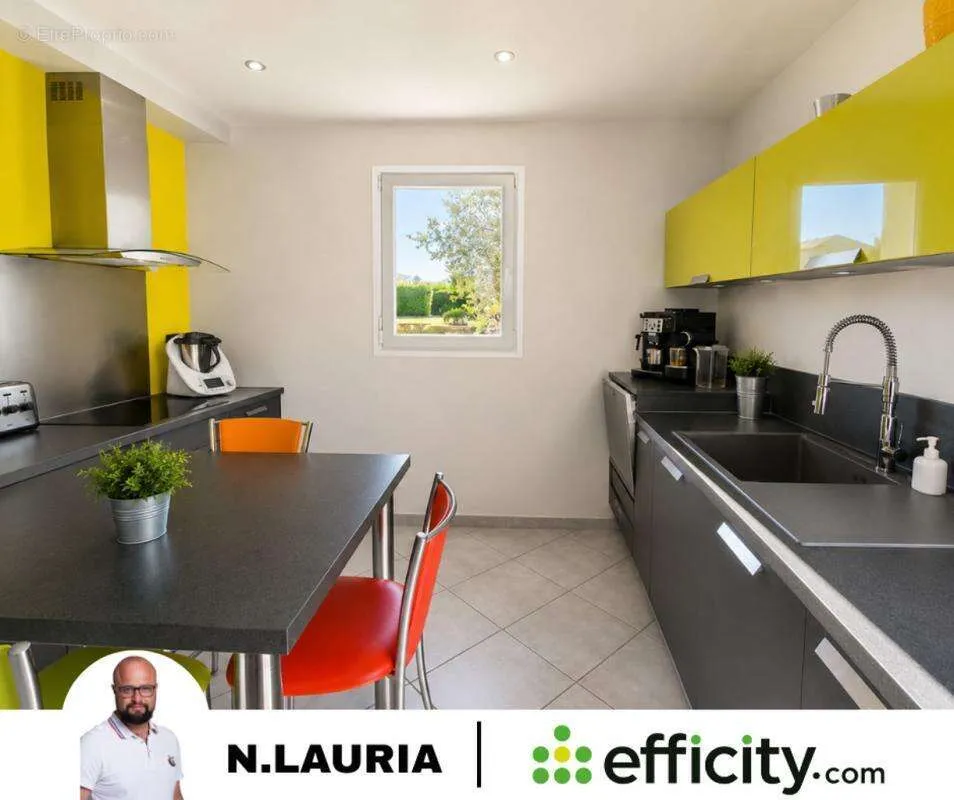 Cuisine - Villa Familiale avec Piscine à Pertuis