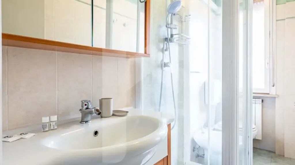 Vannitoad - Modern Studio with Balcony in Pisa