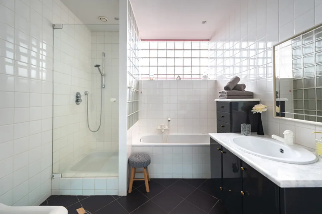 Vannitoad - Elegant Villa with Pool in Nivelles