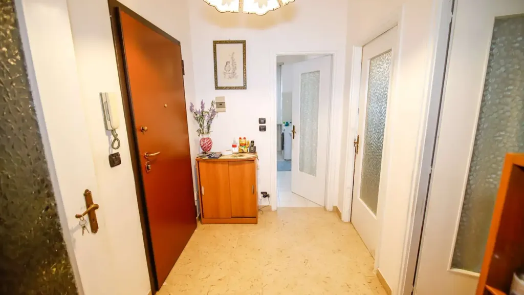 Entrée - Apartment with Balcony in Volpiano