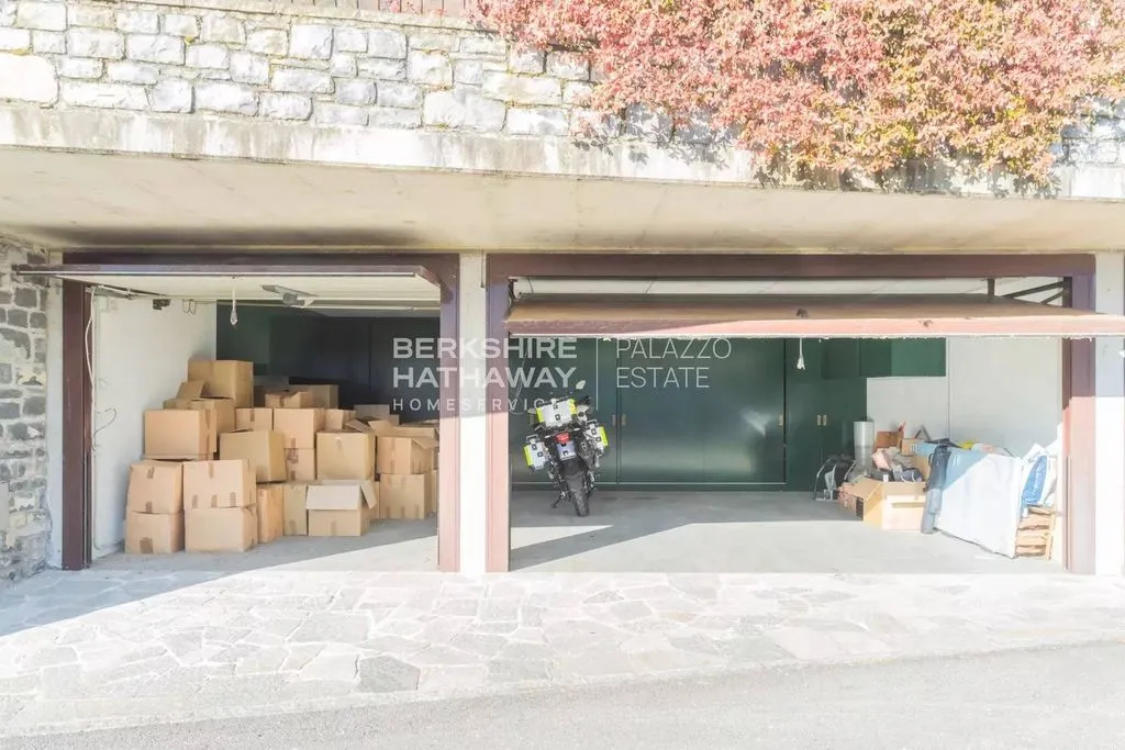 Garage - Lake View Villa with Garden in Tremezzina