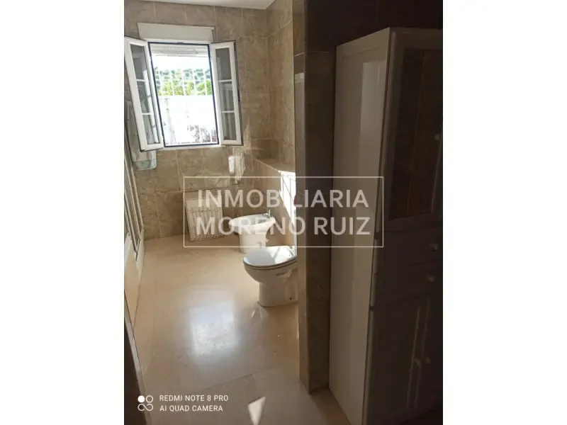 Salles de bain - House with Commercial Space in Baena