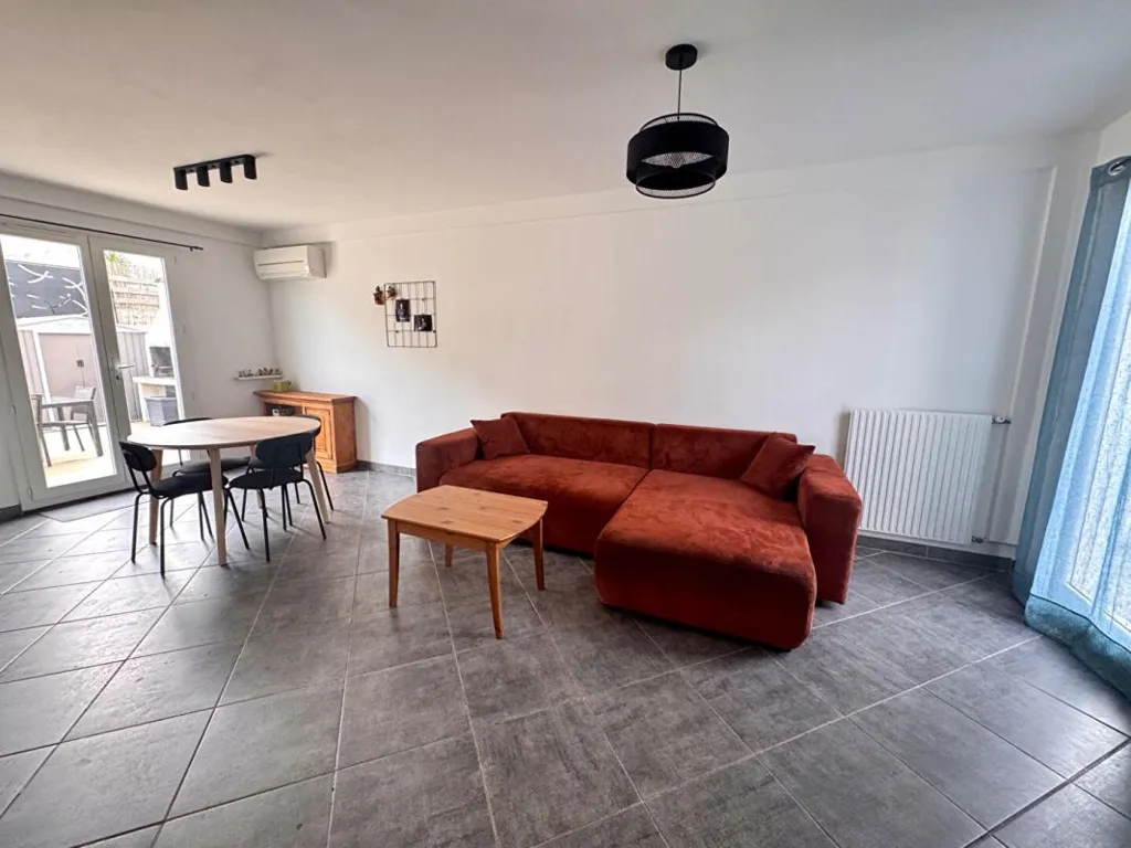 Séjour - Maison avec Jardin et Garage près de la Plage