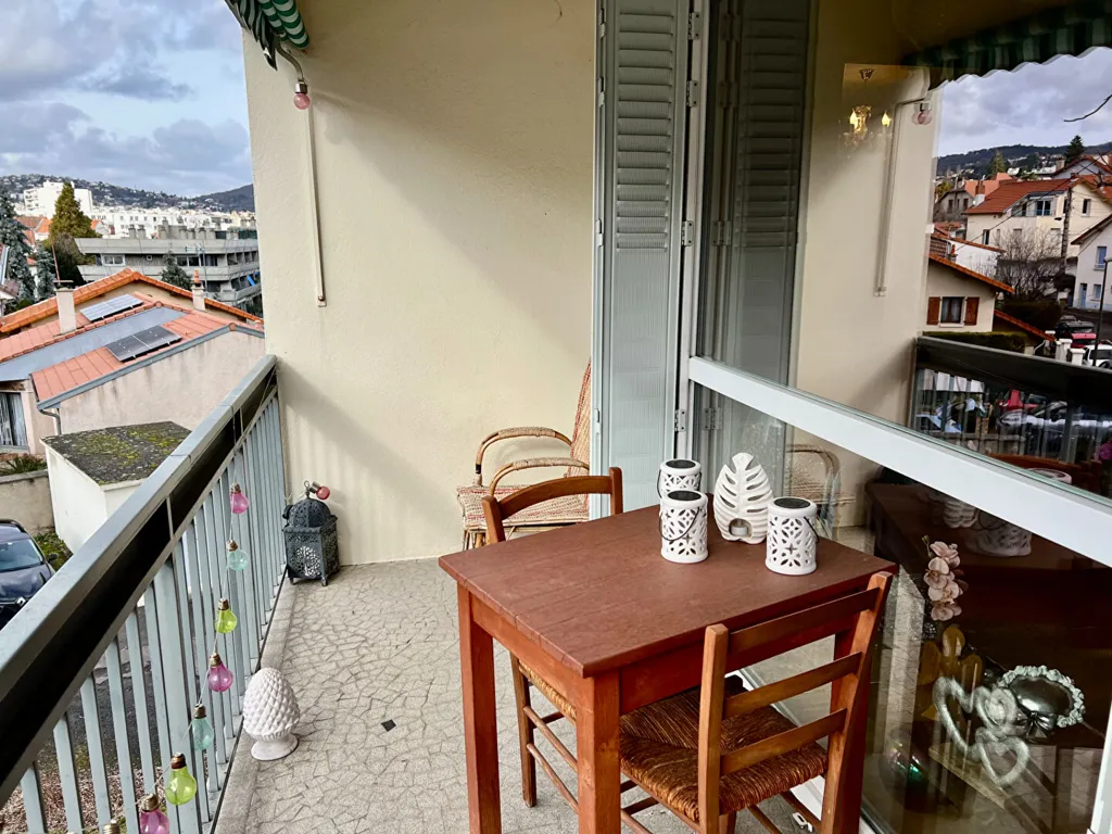 Balcon - Appartement avec Balcon au Cœur de Chamalières