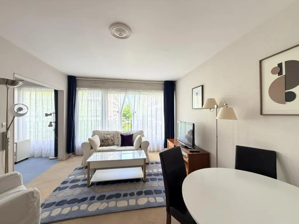 Séjour - Appartement 2 Pièces avec Parking à Epinay-Sous-Senart