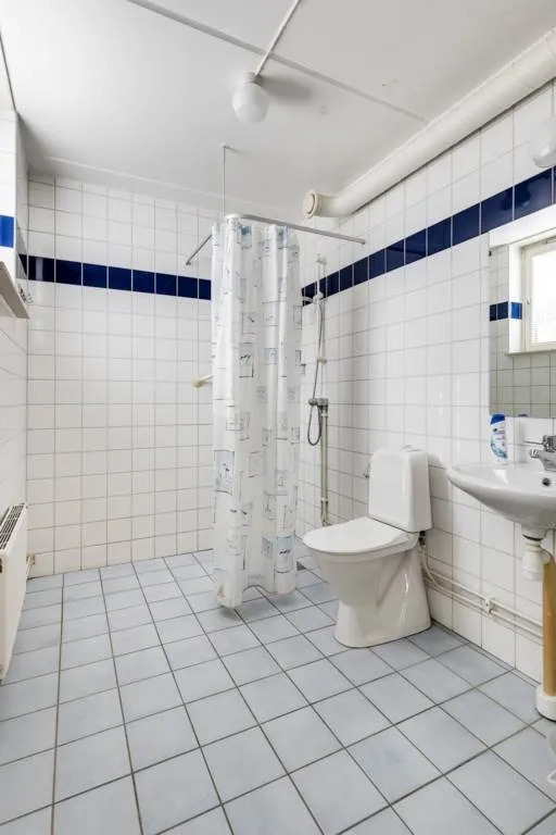 Salles de bain - Senior-Friendly Flat with Carport in Båstad