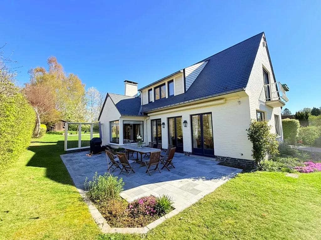 Terrasse - Villa avec Piscine dans le Faubourg à Waterloo
