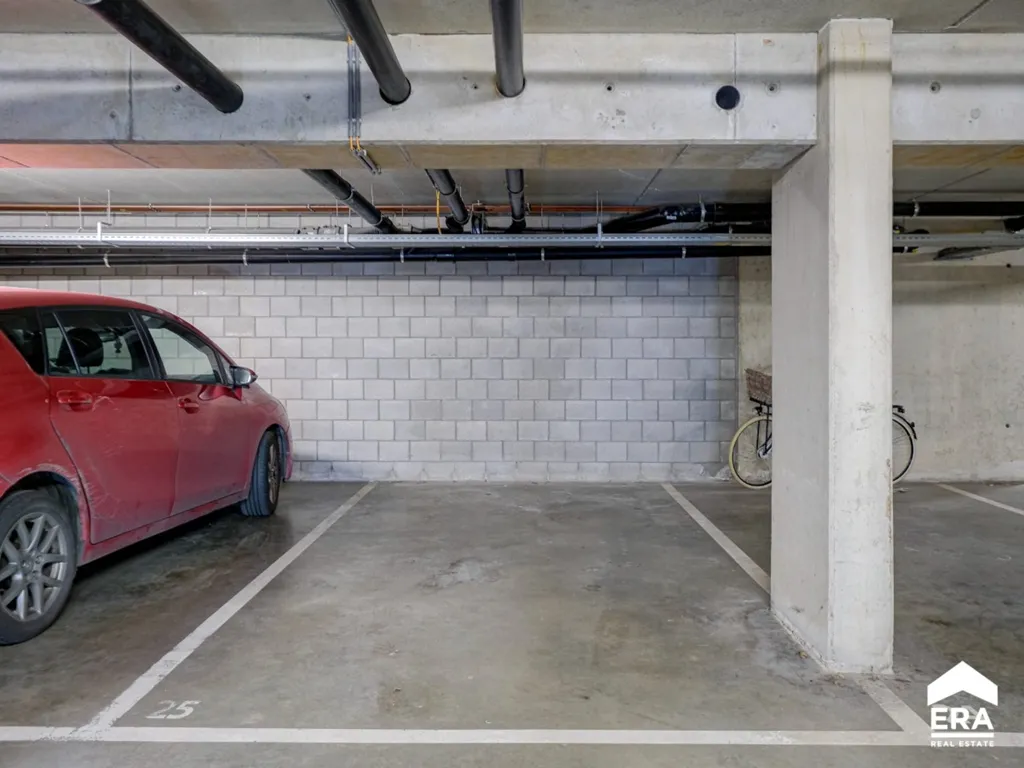 Garage - 2-Bedroom Apartment with Lift in Neerpelt Centre