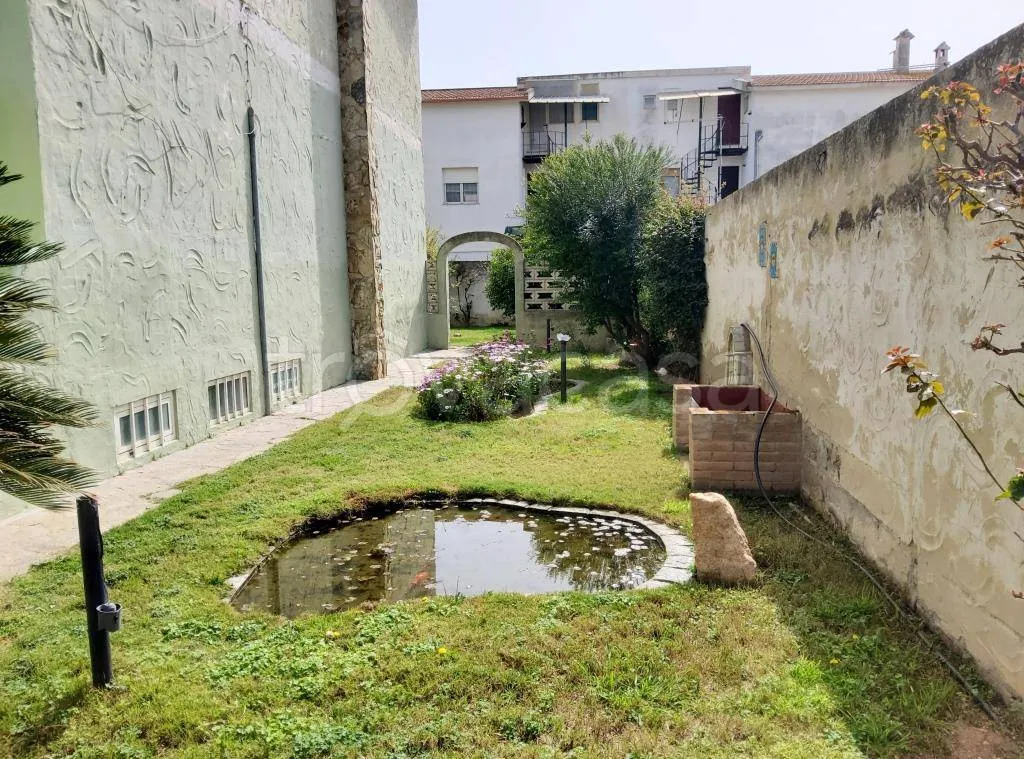 Jardin - Independent House for Renovation in Torino