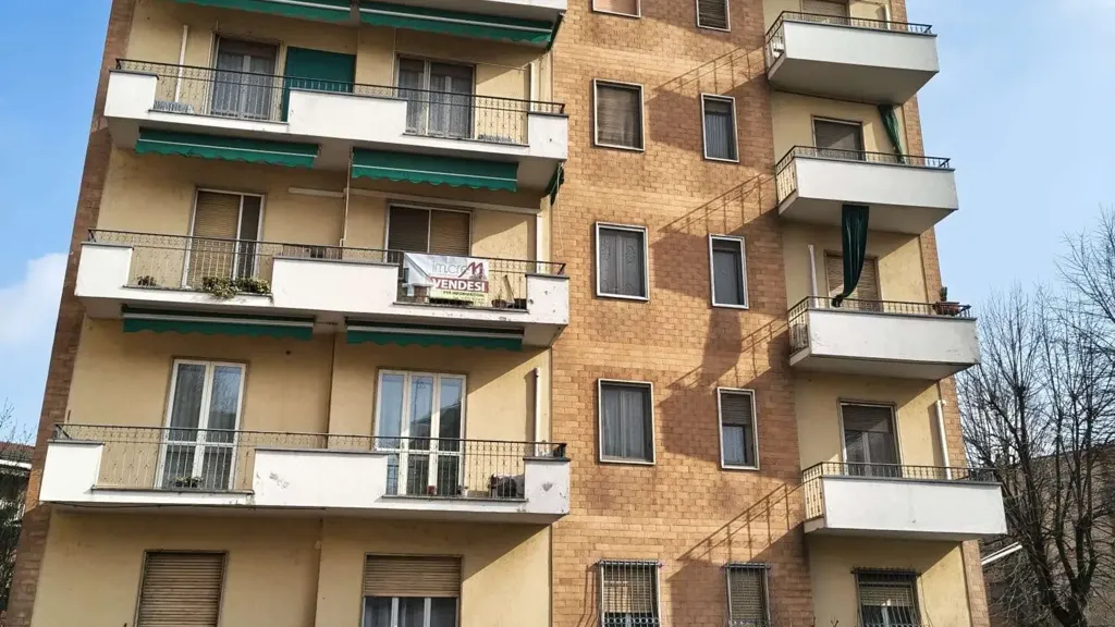 Välivaade - Bright Apartment with Balcony in Crema
