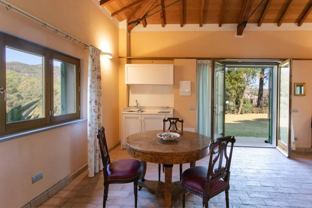Söögituba - Historic Villa with Pool in Porto Azzurro