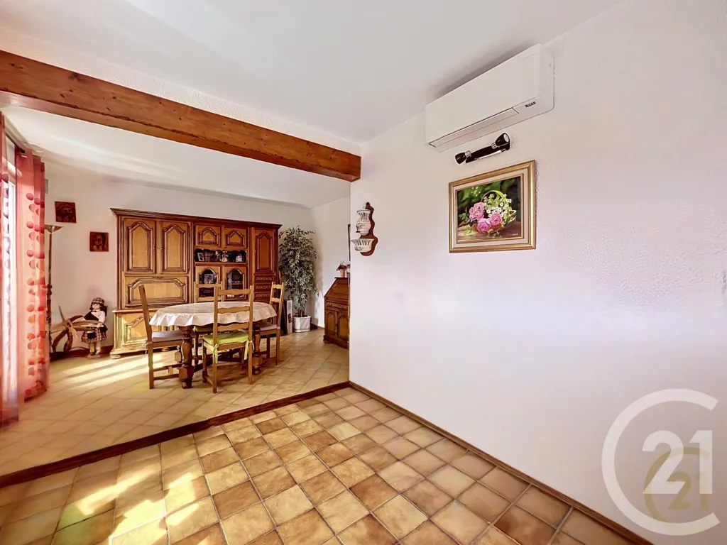 Söögituba - Five-Piece House with Garden in Exincourt