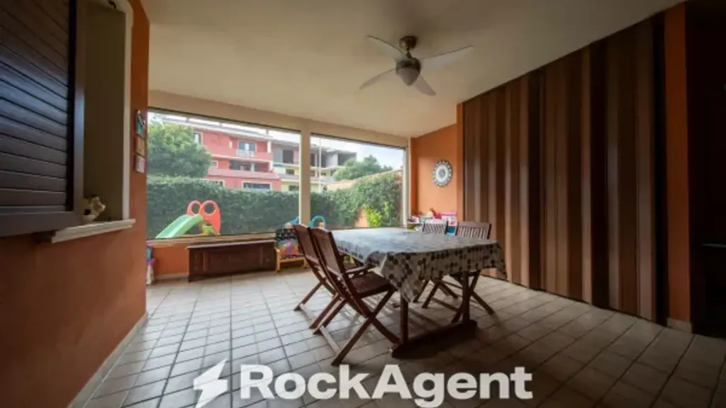 Terrass - Modern Apartment with Private Courtyard in Sennori