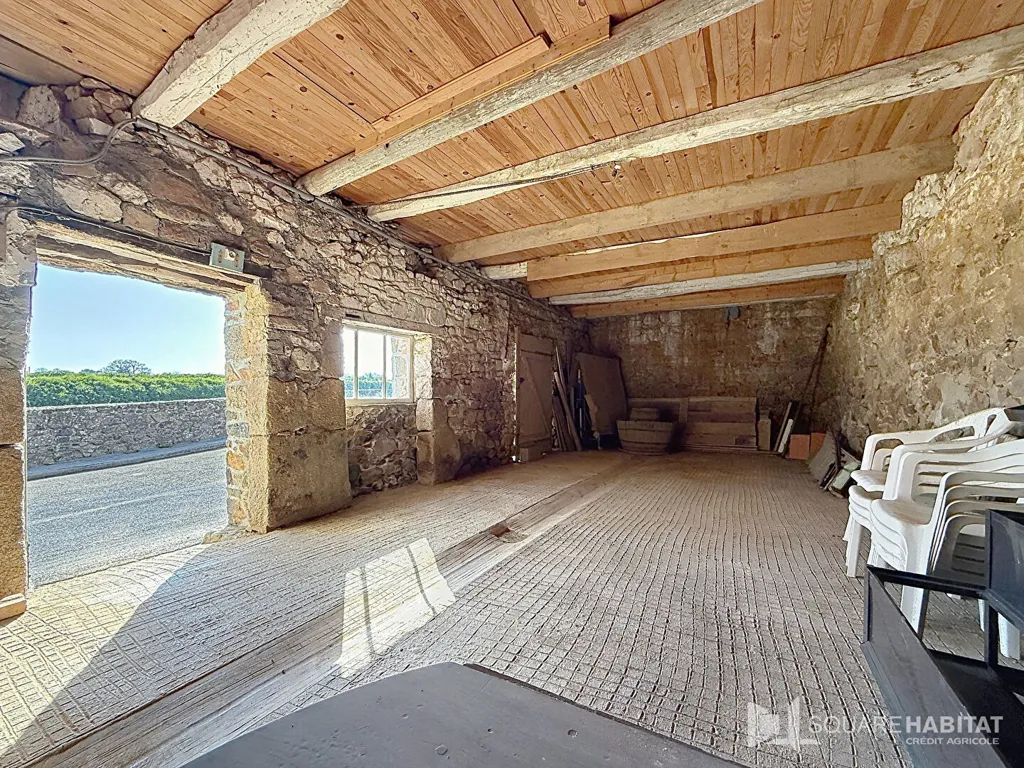 Garage - Large Stone House with Courtyard in Lezardrieux