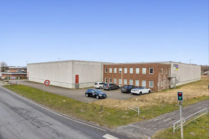 Extérieur - Flexible Commercial Property with Development Potential in Padborg
