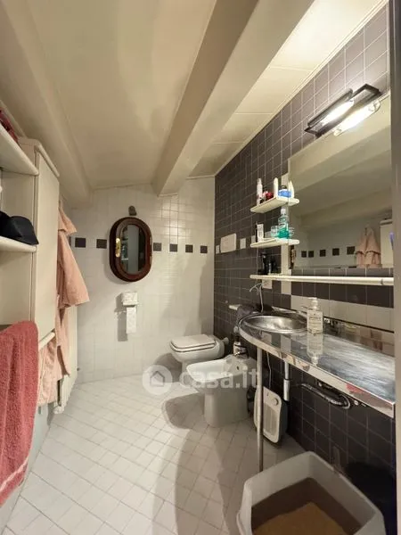 Salles de bain - Two-Bedroom Apartment in Historic Centre, Forlì
