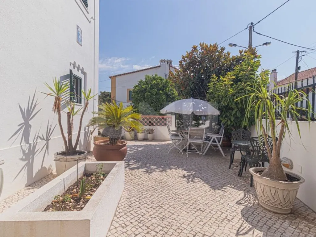 Jardin - Luxury House with Terrace in Almada