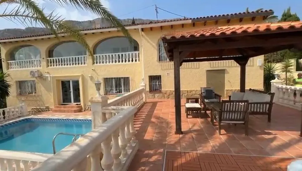 Piscine - Mediterranean Villa with Pool in Calpe