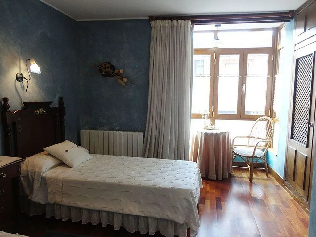 Chambres - Adosado with Rustic Decor in Riocavado de la Sierra