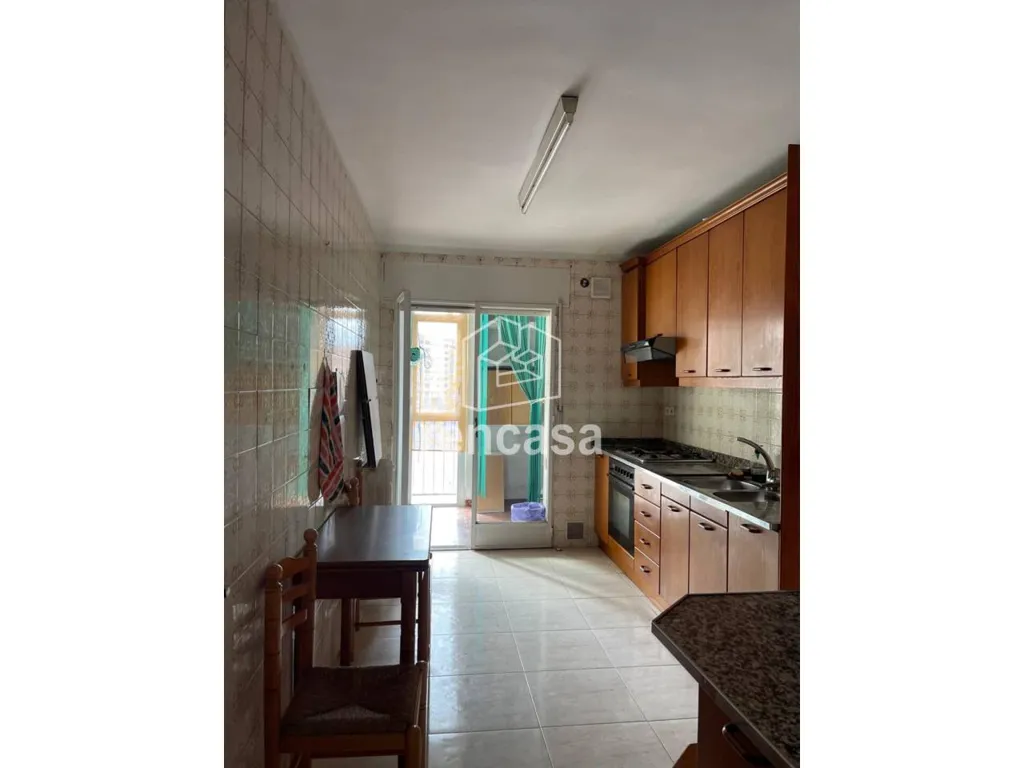 Köök - Spacious Flat with Balcony in Instituts