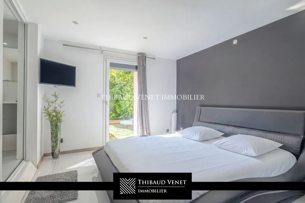 Chambres - Propriété Contemporaine avec Piscine à 10 min de Vienne