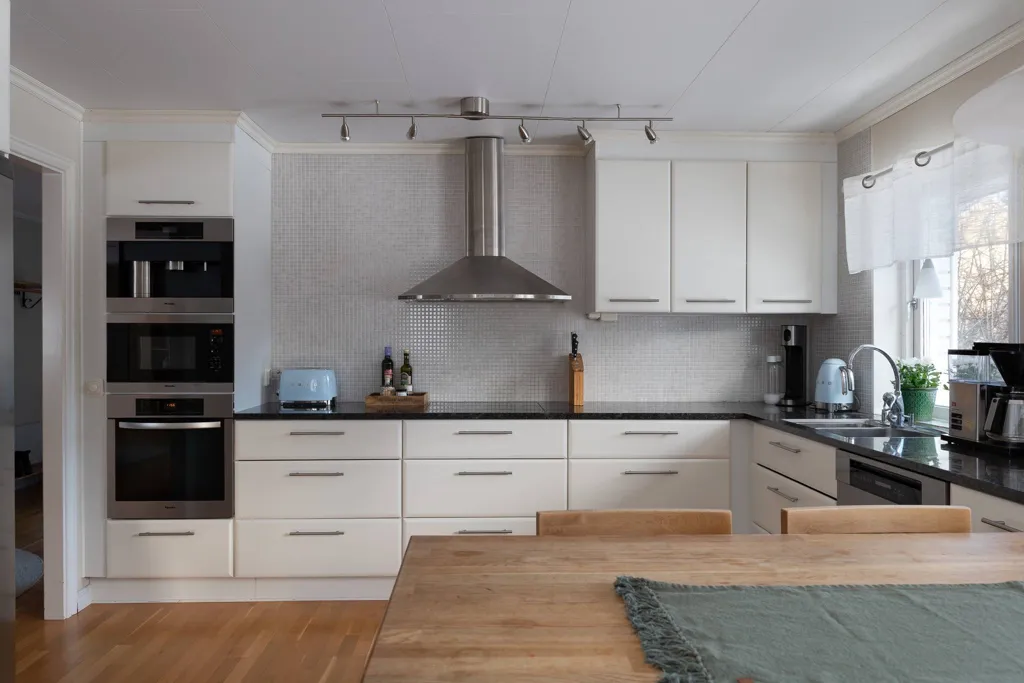Cuisine - 1.5-Floor Villa with Garden in Västerås