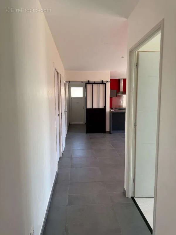 Hallway - Contemporary Flat with Balcony in Ligugé