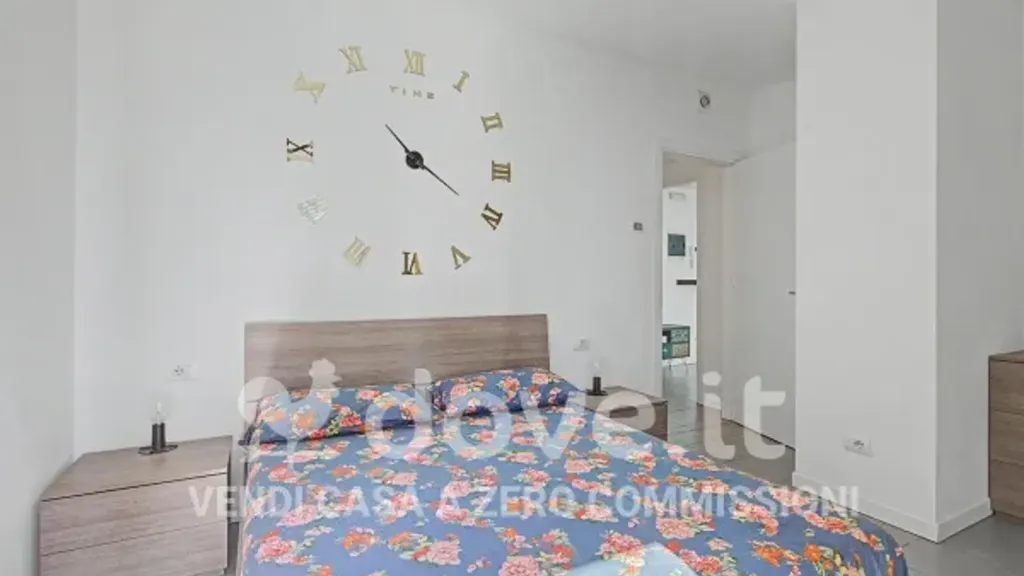 Bedrooms - Modern Apartment with Balcony in Milan