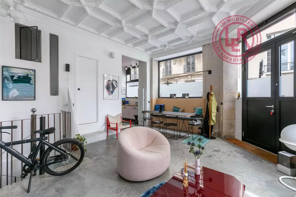 Séjour - Loft de 2 Chambres avec Hauteur sous Plafond dans le 9ème Arrondissement