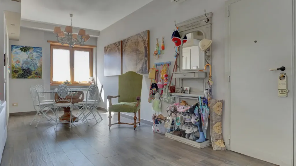 Entrée - Renovated Penthouse with Terraces in Rome
