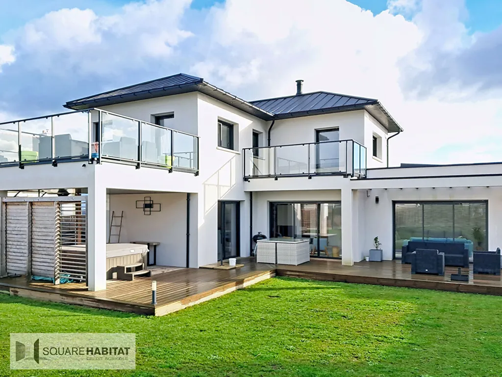 Esterno - Contemporary House with Jacuzzi in Langueux