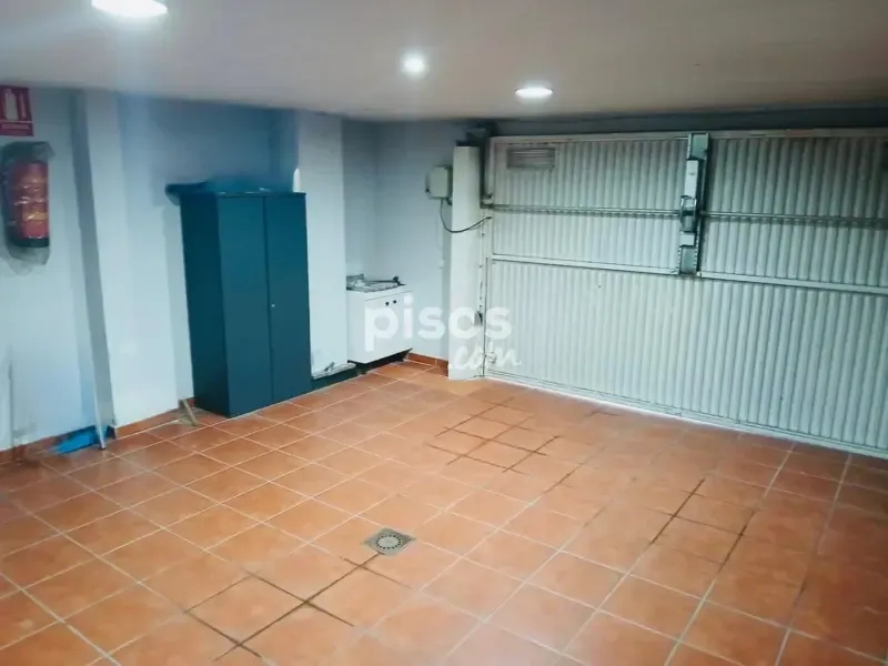 Garage - Detached Chalet with Garden in Valdebebas