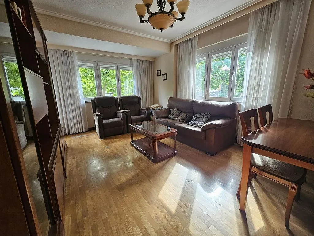 Elutuba - Apartment with Garage in Salesas