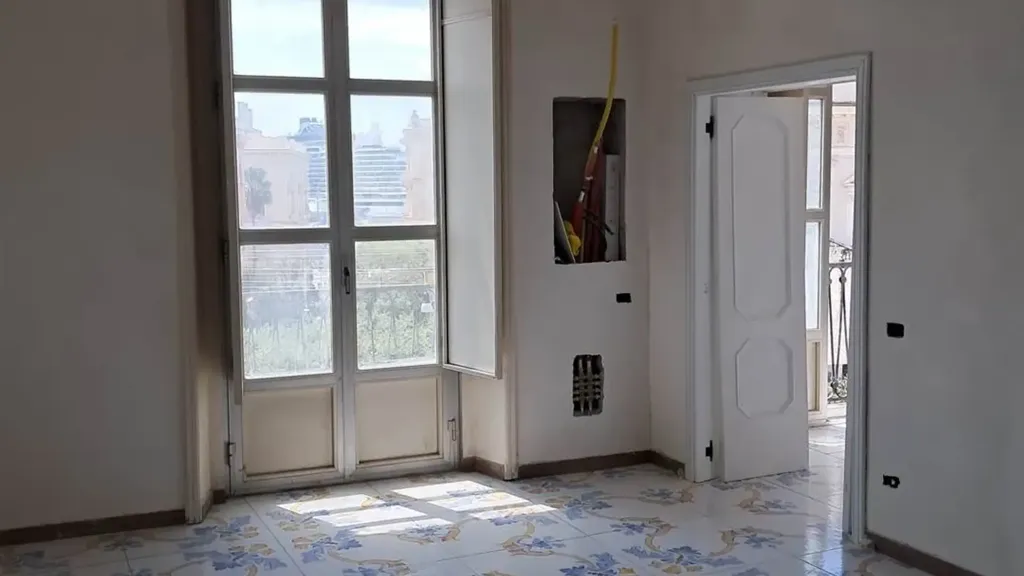 Stanze - Appartamento con vista panoramica a Salerno