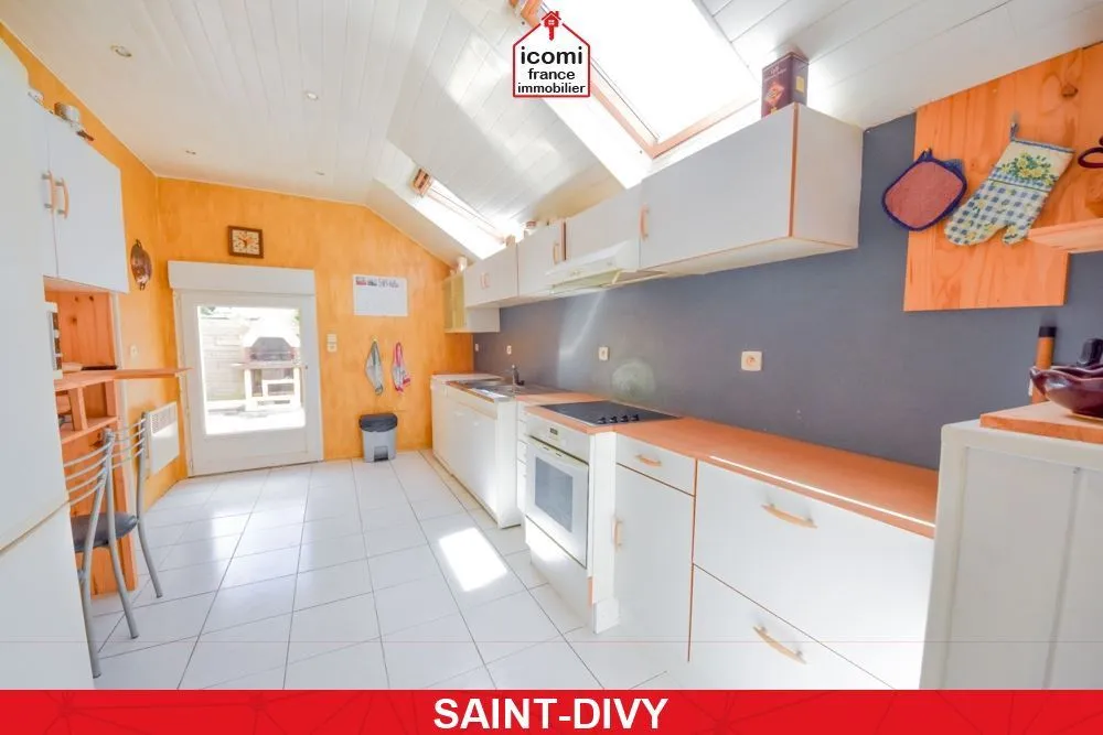 Cucina - Charming 7-Piece House with Garden in Saint-Divy