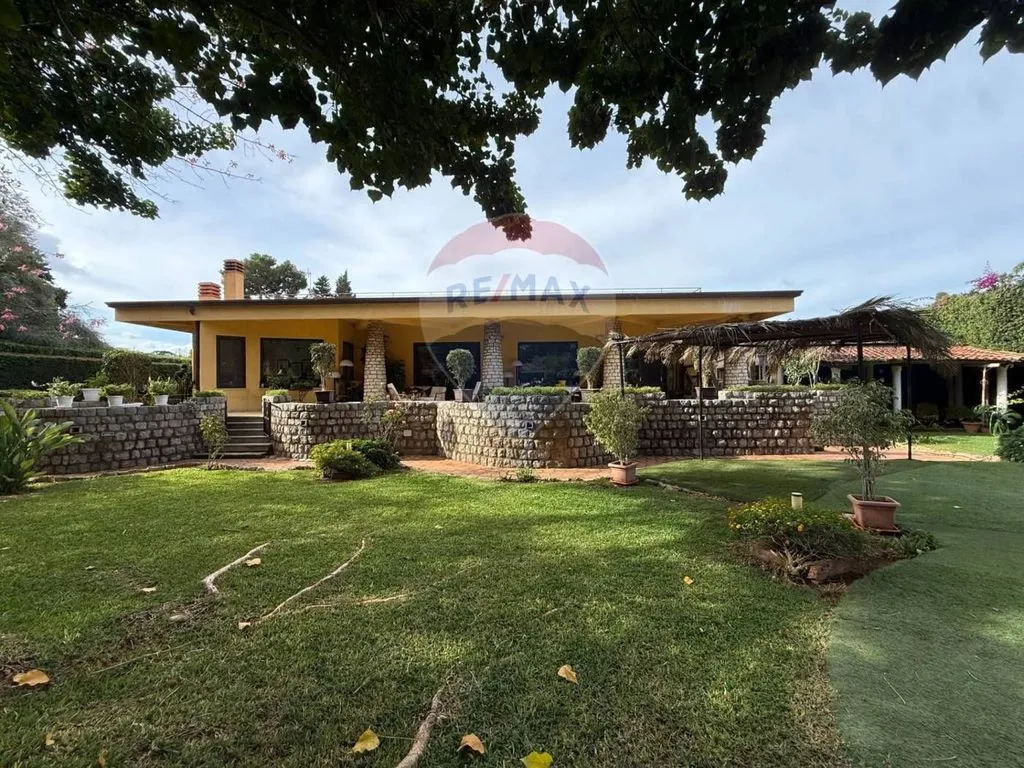 Aed - Luxury Villa with Pool in Mondello, Palermo