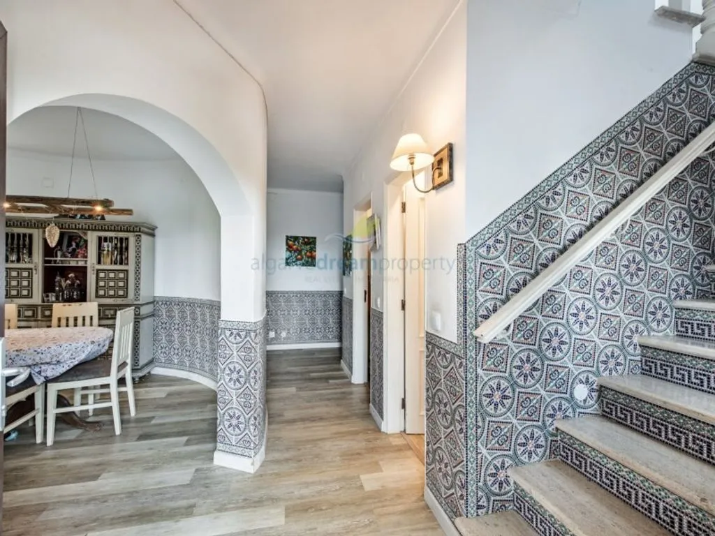 Esik - Luxury Villa with Pool in Porches, Lagoa