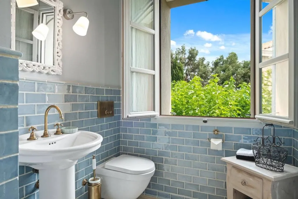 Bathrooms - Luxury Villa with Heated Pool in Cap d'Antibes