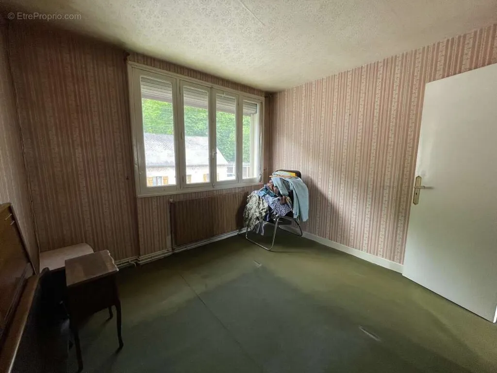 Magamistoad - Semi-Detached House with Garden in Guise