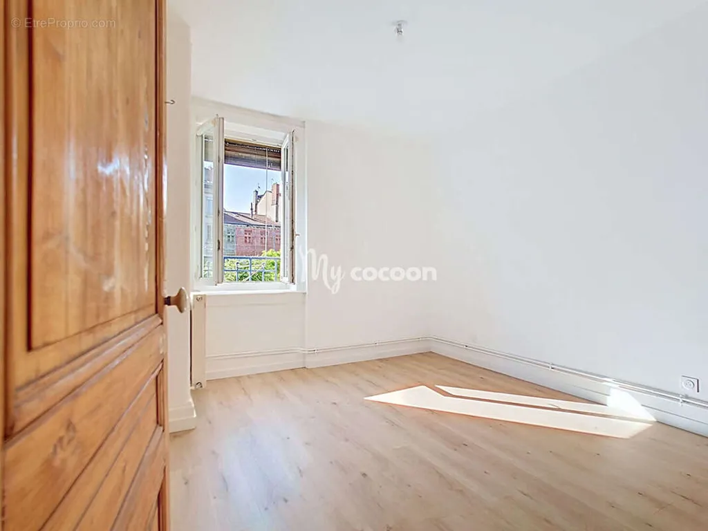 Pièces - Appartement Duplex Rénové Place Saint Louis