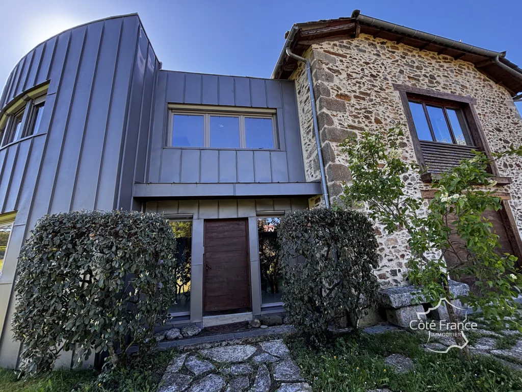 Extérieur - Maison d'Architecture Unique avec Vue Panoramique à S