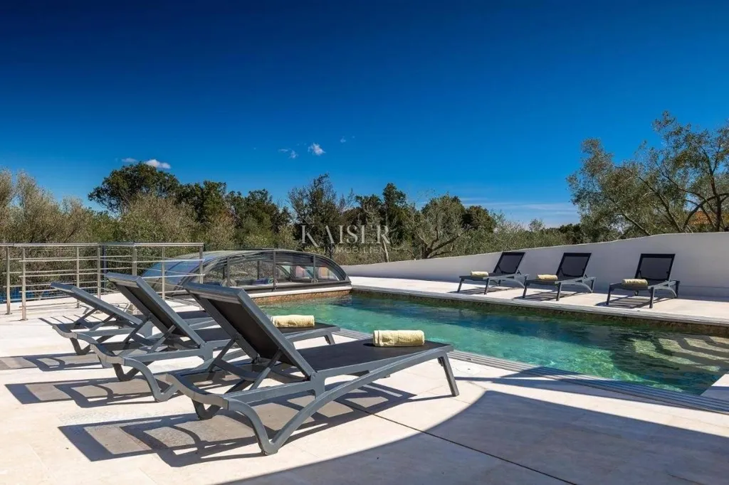 Piscina - New Villa with Pool near Labin