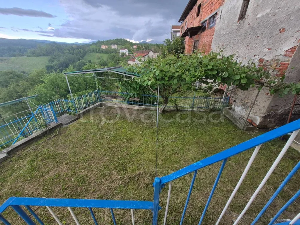 Terrass - Semi-detached House with Garden in Monastero di Vasco