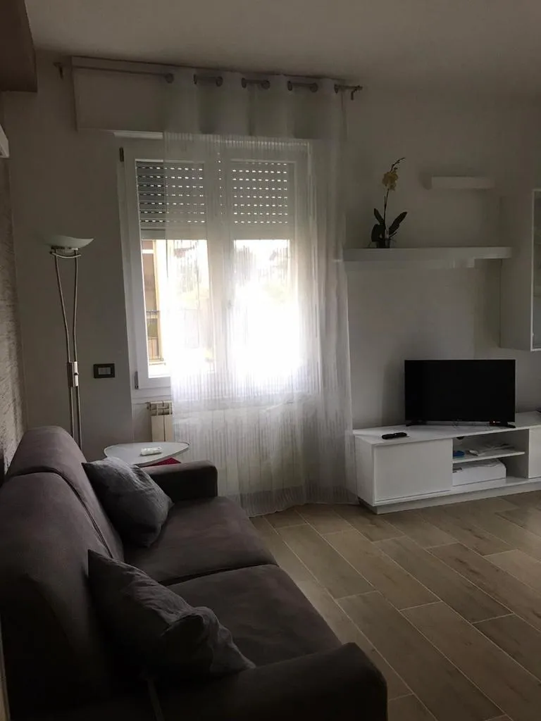 Soggiorno - Fully Rented 2-Bedroom in Vanzago