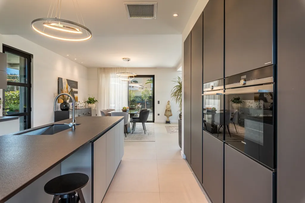 Cuisine - Luxury Villa with Pool in Varkiza