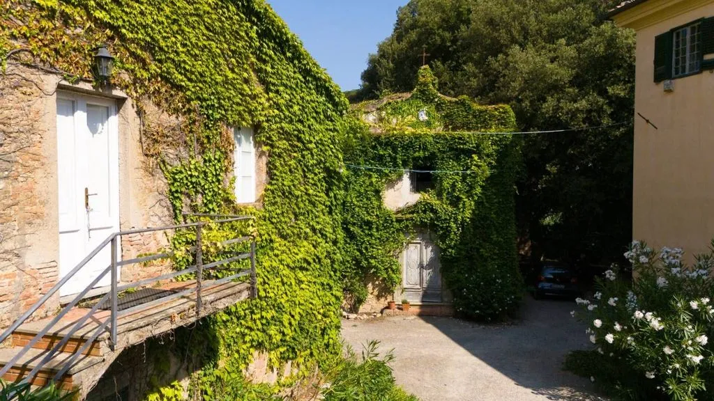 Aed - Napoleonic Villa with Pool in Livorno Hills
