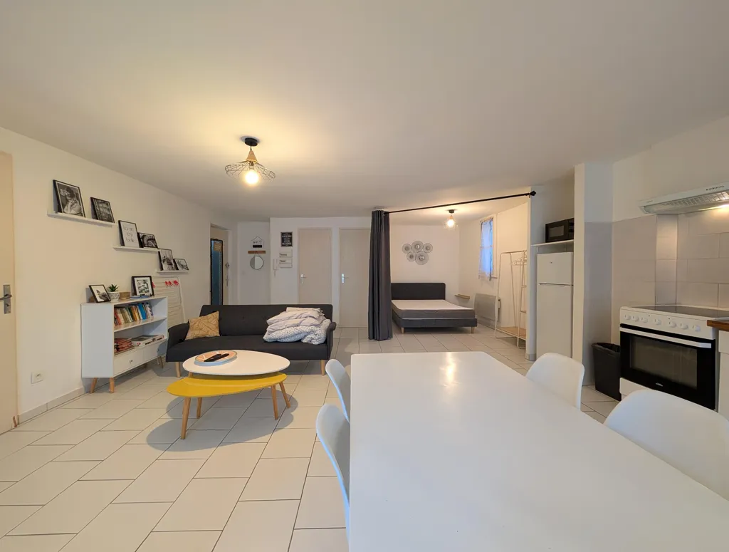 Elutuba - Duplex Building with Two Apartments in Pézenas