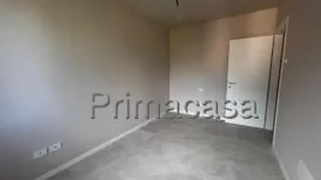 Pièces - New Four-Bedroom Apartment with Parking in Prevalle