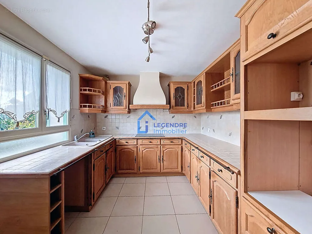 Cuisine - Maison avec Jardin et Terrasses à Argenteuil